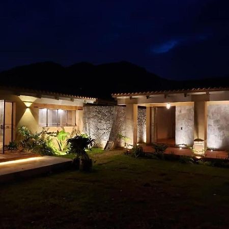 Hostal Villa Quieta 테포츨란 외부 사진
