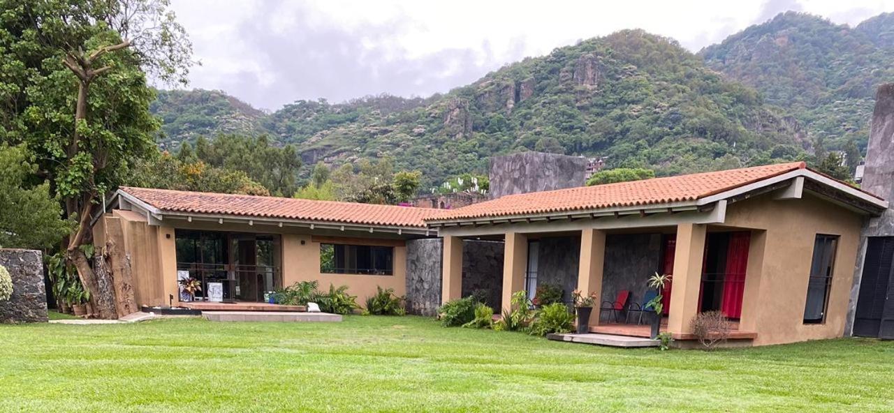 Hostal Villa Quieta 테포츨란 외부 사진